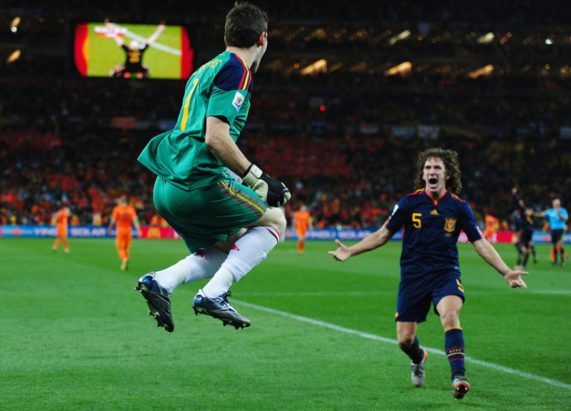 Illustration for article titled World Cup Thighlights: In Celebration Of Pure Spanish Man-Love